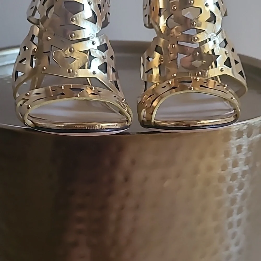 Brian Atwood Laconica Mirrored Laser-Cut Cage Sandal, Gold, Sz 6/36 - Picture 4 of 8